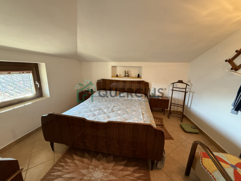 In bellissima zona collinare proponiamo in vendita una casa di corte su tre piani fuori terra.
Al...