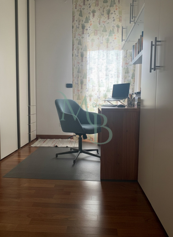 PADOVA – CAMIN: Immobiliare MB è lieta di proporre in esclusiva un raffinato appartamento quadril...