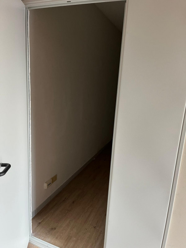 Riferimento per l'Agenzia FAU1 VIGONZA Zona Peraga affittasi elegante ufficio parzialmente arreda...