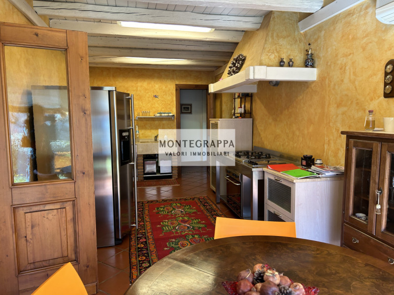 Sei alla ricerca di un immobile esclusivo dalle metrature davvero generose e dalle finiture di pr...