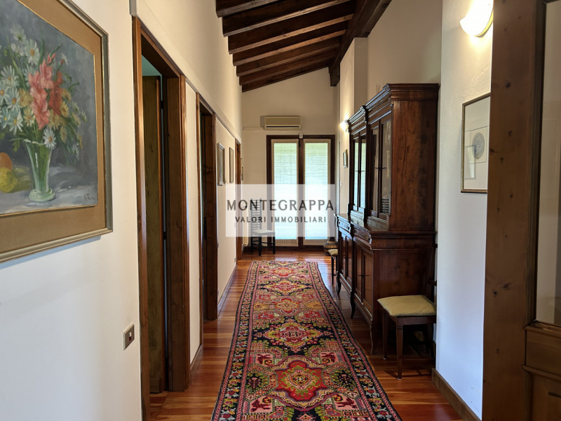 Sei alla ricerca di un immobile esclusivo dalle metrature davvero generose e dalle finiture di pr...