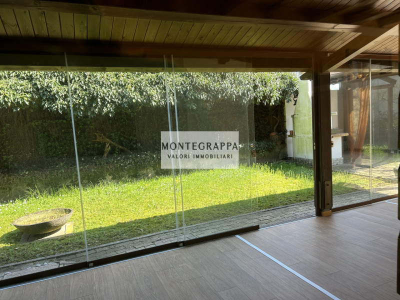 Sei alla ricerca di un immobile esclusivo dalle metrature davvero generose e dalle finiture di pr...