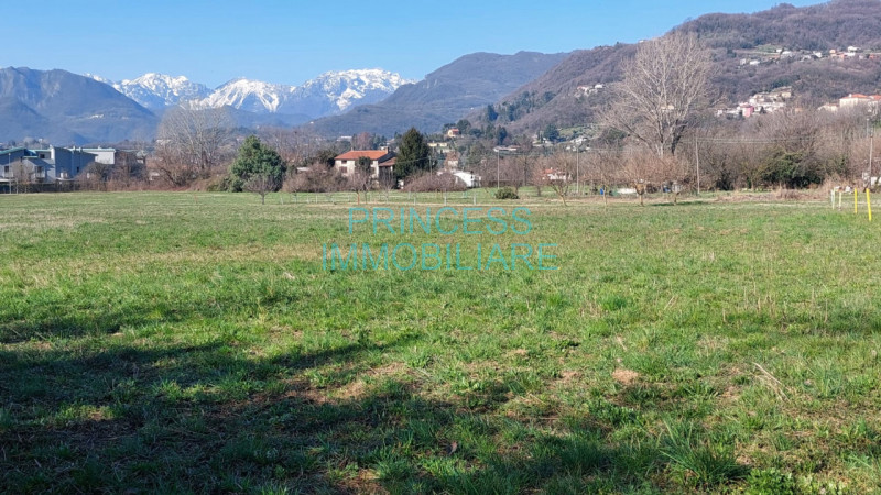 Situato nel cuore del suggestivo comune di Schio, tra la zona Santissima Trinità e Santorso, prop...