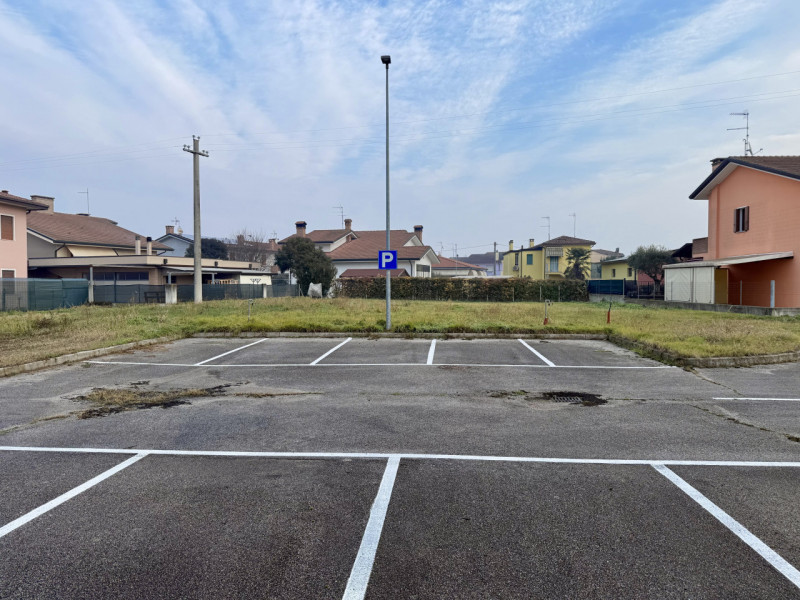 Ciao da Arcobaleno Immobiliare, oggi ti proponiamo un lotto di terreno edificabile già urbanizzat...