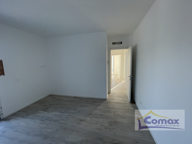 Ad Abano Terme, a pochi passi dal centro e da tutti i servizi principali, proponiamo in vendita u...