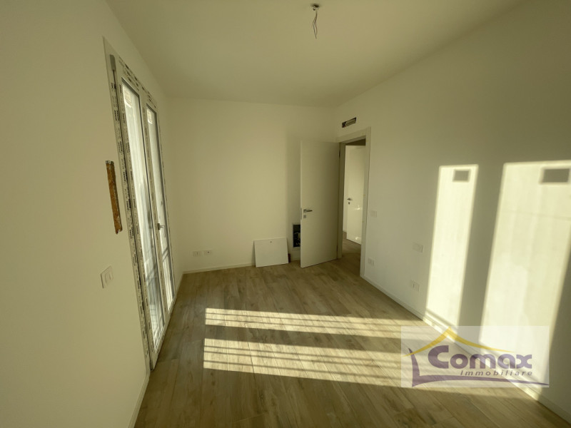 Ad Abano Terme, a pochi passi dal centro e da tutti i servizi principali, proponiamo in vendita u...