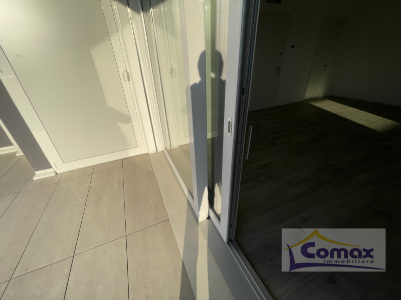 Ad Abano Terme, a pochi passi dal centro e da tutti i servizi principali, proponiamo in vendita u...