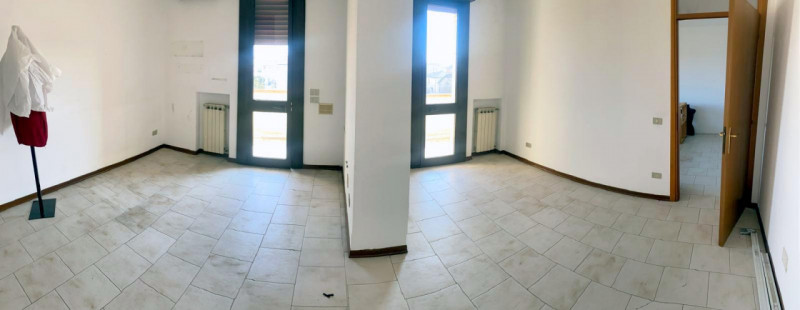 APPARTAMENTO GENEROSE DIMENSIONI 2 LIVELLI PONTE SAN NICOLO' €.270.000 rif.CL460

Grande opportun...