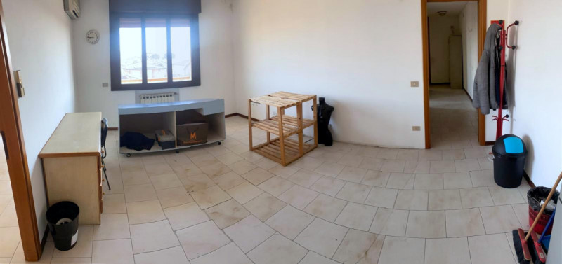 APPARTAMENTO GENEROSE DIMENSIONI 2 LIVELLI PONTE SAN NICOLO' €.270.000 rif.CL460

Grande opportun...