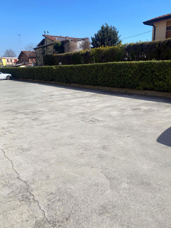 APPARTAMENTO GENEROSE DIMENSIONI 2 LIVELLI PONTE SAN NICOLO' €.270.000 rif.CL460

Grande opportun...