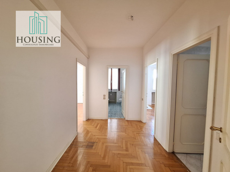 Nel cuore pulsante del centro storico di Padova, zona Ghetto, a pochi passi dal Duomo e dalle pia...