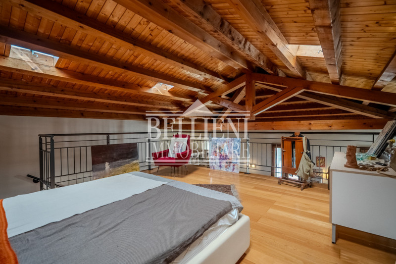 PONTE DEGLI ANGELI - Proponiamo palazzina storica indipendente a pochi passi dal centro città, di...