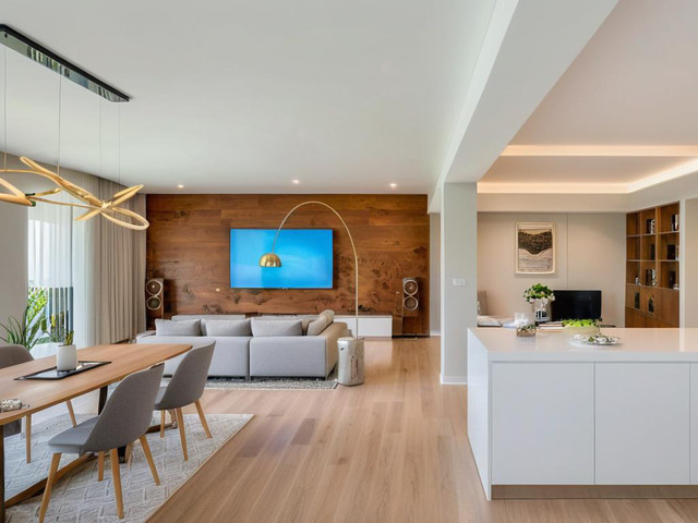 Vendiamo quattro esclusivi appartamenti situati nella prima linea di palazzi lungo il corso XXIX ...