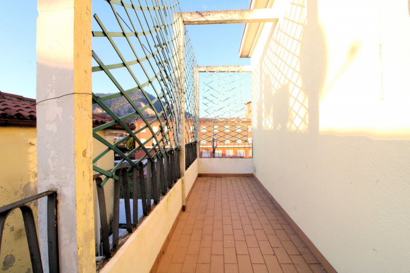 MONSELICE: in centro storico appartamento di ampie metrature da ristrutturare situato al primo e ...