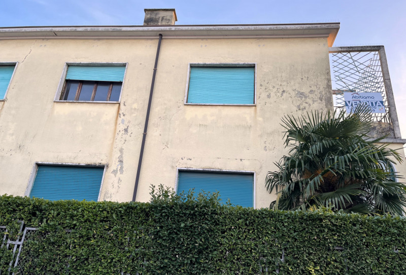 MONSELICE: nel cuore del centro storico di Monselice, proponiamo in vendita un esclusivo appartam...