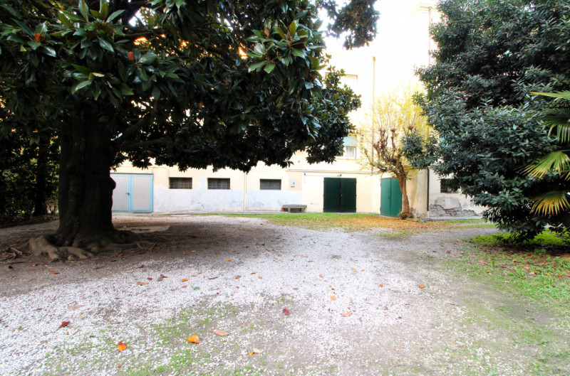 MONSELICE: in centro storico appartamento di ampie metrature da ristrutturare situato al primo e ...