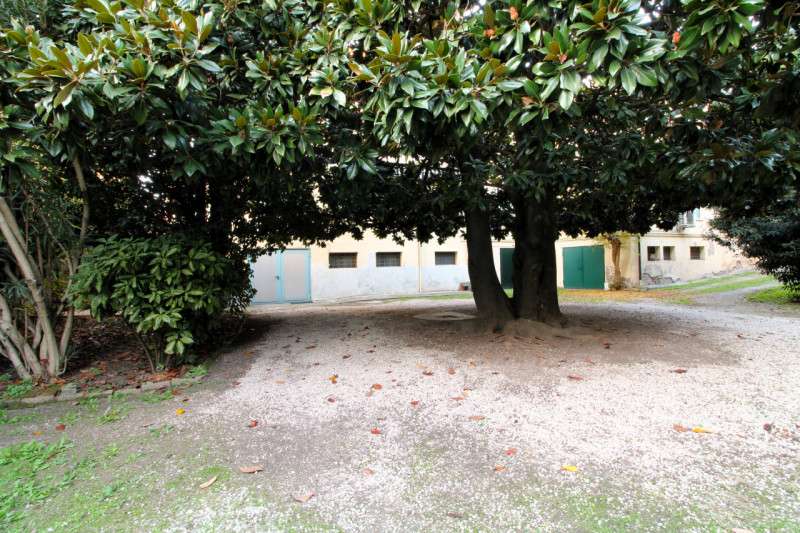 MONSELICE: nel cuore del centro storico di Monselice, proponiamo in vendita un esclusivo appartam...