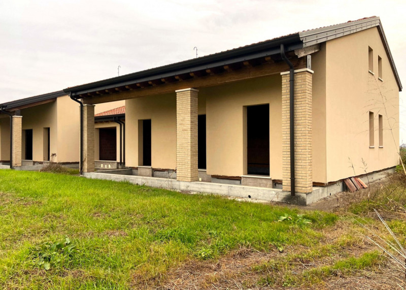 San Pietro Viminario Vendita Bifamiliare