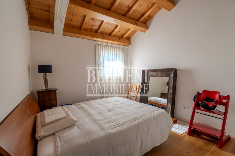 ZONA PISCINE - All'interno di un contesto residenziale riservato a soli cinque minuti dal centro ...