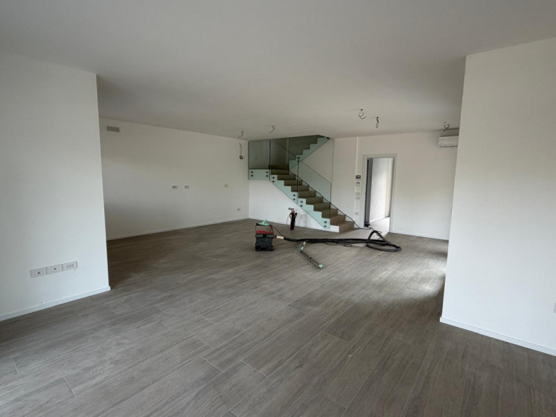 ULTIMA PORZIONE RIMASTA!
NUOVA porzione di Bifamiliare con ampio giardino privato disposta su 2 p...