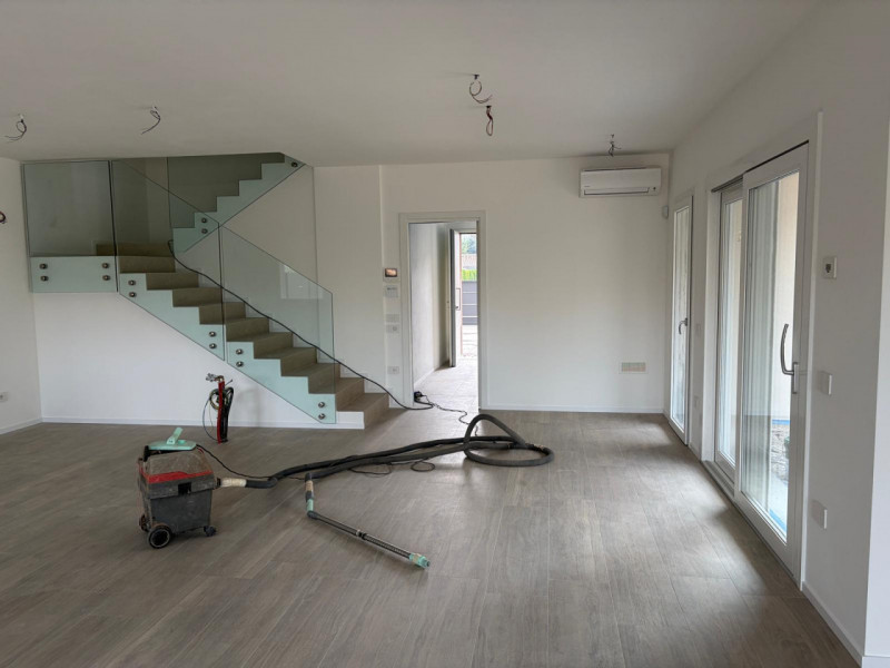 ULTIMA PORZIONE RIMASTA!
NUOVA porzione di Bifamiliare con ampio giardino privato disposta su 2 p...