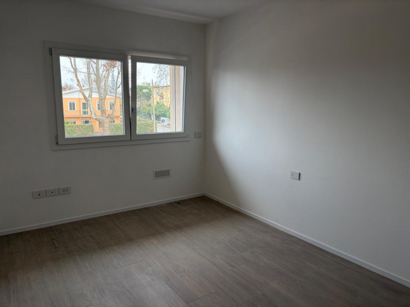 ULTIMA PORZIONE RIMASTA!
NUOVA porzione di Bifamiliare con ampio giardino privato disposta su 2 p...