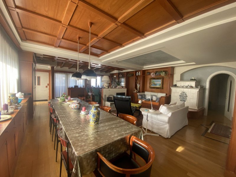 Presentiamo un'opportunità unica di investimento nel comune di Zanè, situato nella zona periferic...