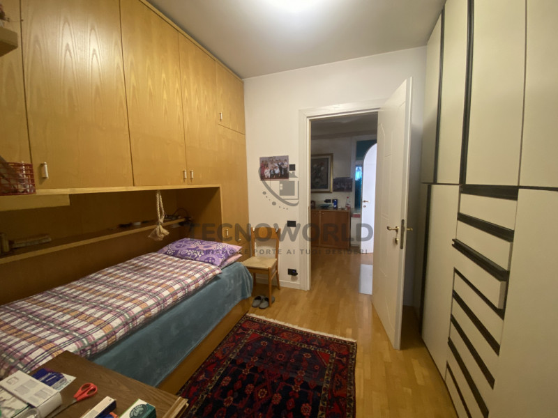 Presentiamo un'opportunità unica di investimento nel comune di Zanè, situato nella zona periferic...