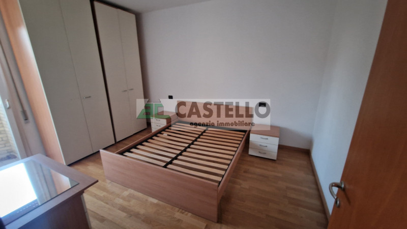 Curtarolo centro paese, in quartiere residenziale interessante appartamento con 2 camere libero d...