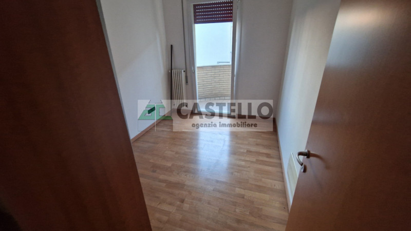 Curtarolo centro paese, in quartiere residenziale interessante appartamento con 2 camere libero d...
