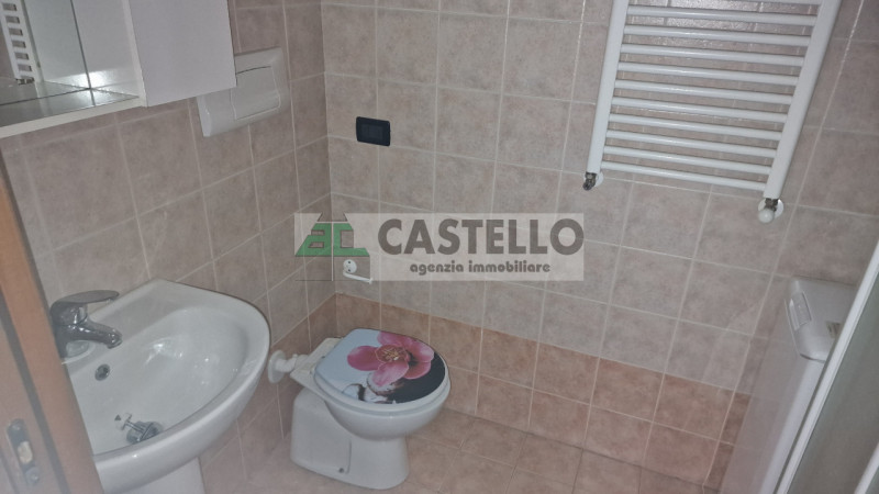 Curtarolo centro paese, in quartiere residenziale interessante appartamento con 2 camere libero d...