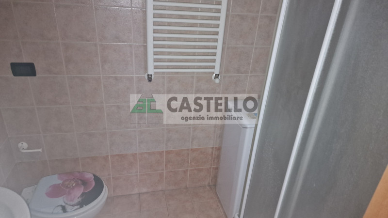 Curtarolo centro paese, in quartiere residenziale interessante appartamento con 2 camere libero d...