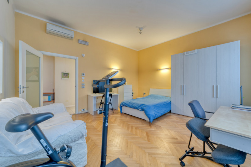 CANONE DI LOCAZIONE al mese 500 euro + 150 euro di spese per manutenzione continua e comprendono:...