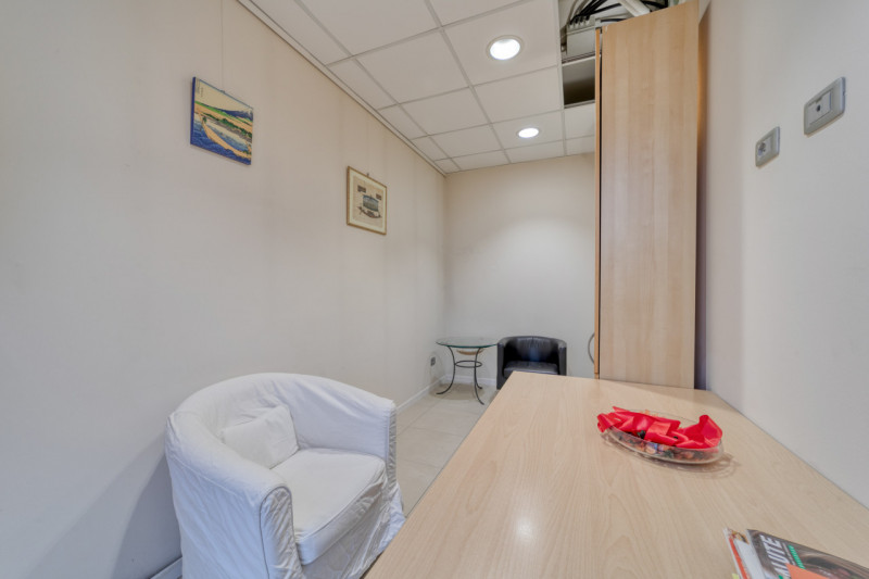 CANONE DI LOCAZIONE al mese 500 euro + 150 euro di spese per manutenzione continua e comprendono:...