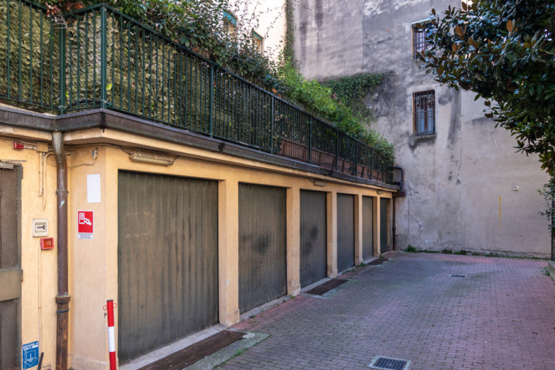 In una delle principale vie pedonali del centro storico di Padova proponiamo in vendita signorile...