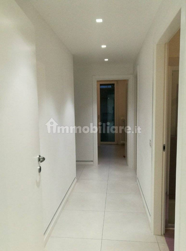 raffinato appartamento di 150 mq, recentemente ristrutturato con materiali di pregio e dotazioni ...