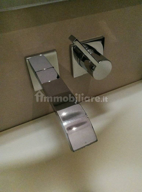 raffinato appartamento di 150 mq, recentemente ristrutturato con materiali di pregio e dotazioni ...