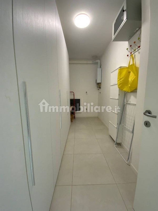 raffinato appartamento di 150 mq, recentemente ristrutturato con materiali di pregio e dotazioni ...