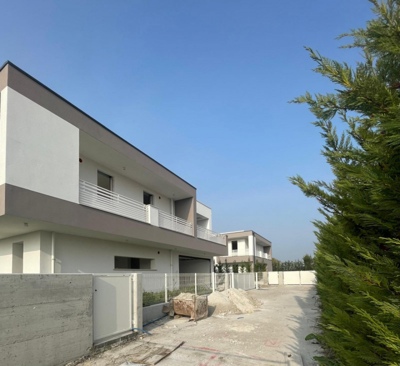 Abano Terme, quartiere San Lorenzo, proponiamo un'esclusiva villa singola in costruzione in class...