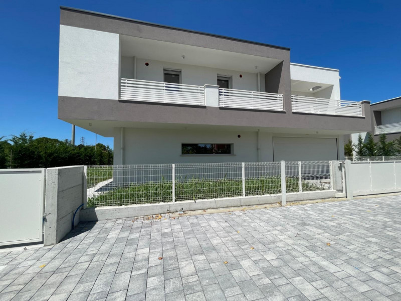 Abano Terme, quartiere San Lorenzo, proponiamo un'esclusiva villa singola in costruzione in class...