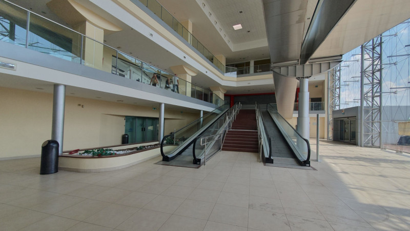 PORDENONE: In posizione strategica nel principale parco commerciale di Pordenone proponiamo in AF...