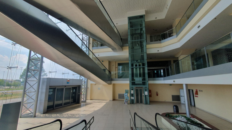 PORDENONE: In posizione strategica nel principale parco commerciale di Pordenone proponiamo in AF...