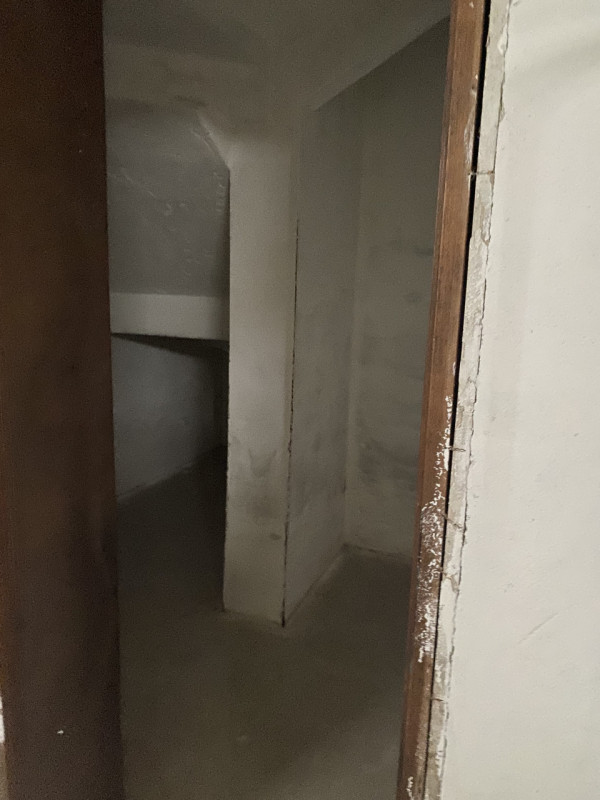 A Piove di Sacco vicinanze centro storico, disponiamo di un grande magazzino posto al piano sotto...