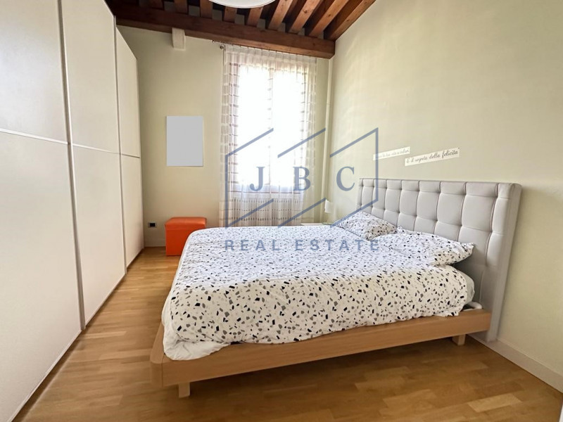 ODERZO - (TV)
All'interno di uno storico palazzo risalente ai primi anni del 1700, con vincolo a ...