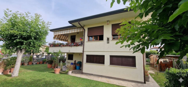 Ampia Villa Singola in Vendita a Montegrotto Terme

Scopri la tua nuova dimora nel cuore di Monte...