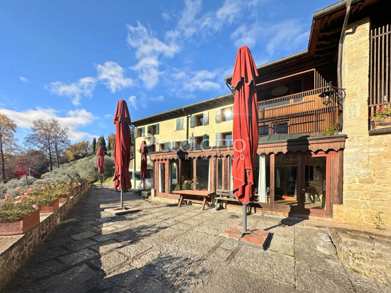 Rif. V5247 - Ad Asolo, immersa nella tranquillità dei Colli e a soli 5 minuti dal centro storico,...