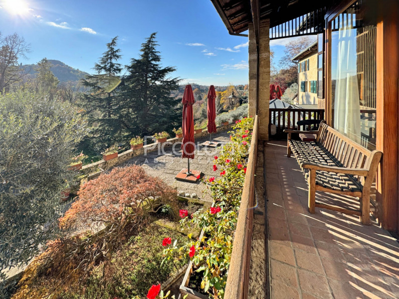 Rif. V5247 - Ad Asolo, immersa nella tranquillità dei Colli e a soli 5 minuti dal centro storico,...