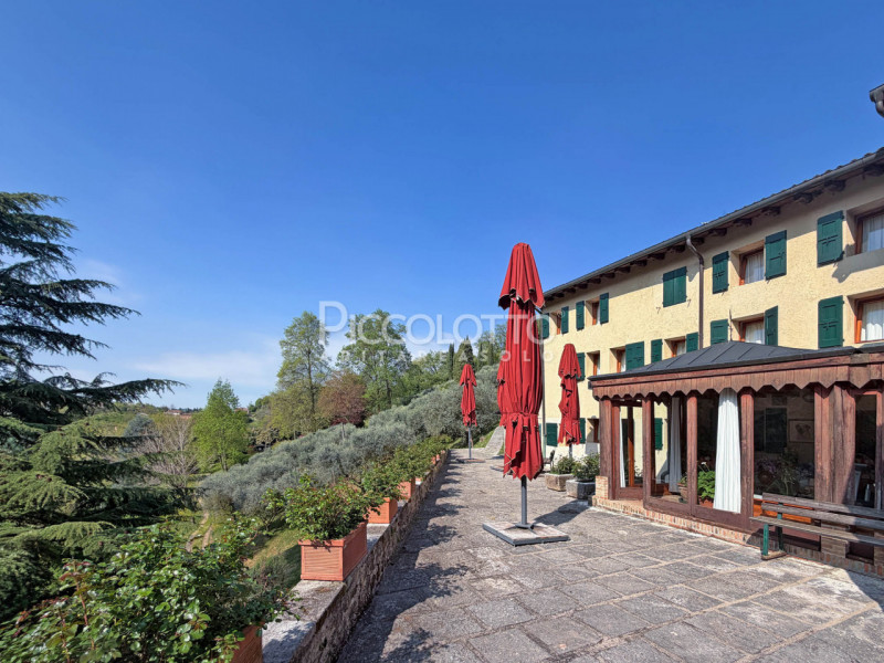 Rif. V5247 - Ad Asolo, immersa nella tranquillità dei Colli e a soli 5 minuti dal centro storico,...