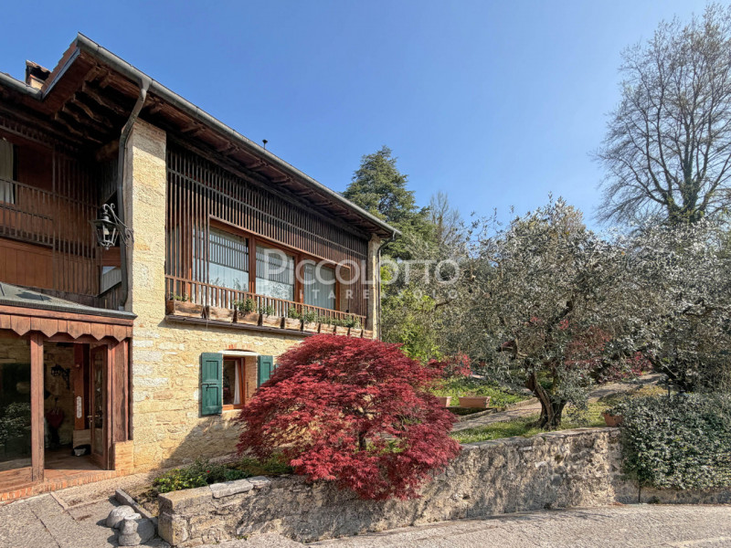 Rif. V5247 - Ad Asolo, immersa nella tranquillità dei Colli e a soli 5 minuti dal centro storico,...