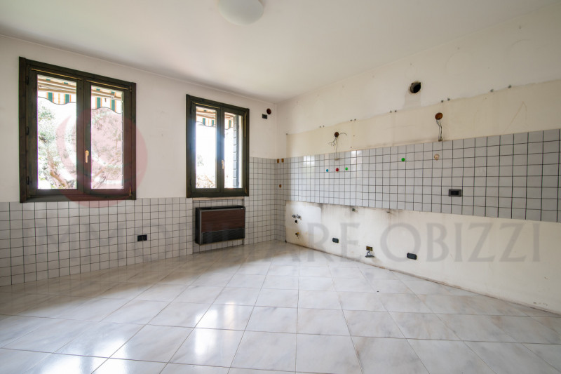 ALBIGNASEGO CENTRO: in esclusiva, situata nella rinomata zona del centro di Albignasego, splendid...